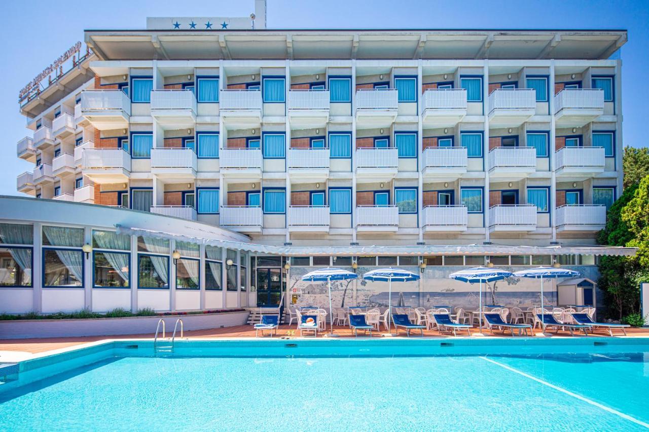 Hotel Medusa Splendid Ліньяно-Сабб'ядоро Екстер'єр фото